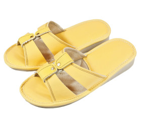Pantofle skórkowe – damskie – żółte